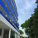 Hotel Montreal 3*