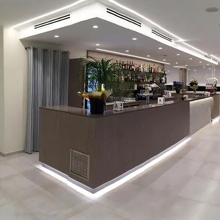 Hotell Montreal 3*