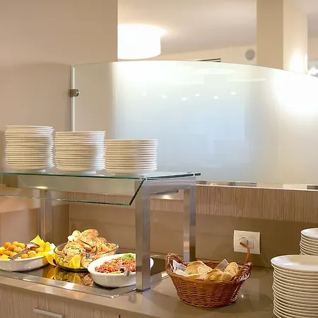 Montreal ホテル ビビオーネ