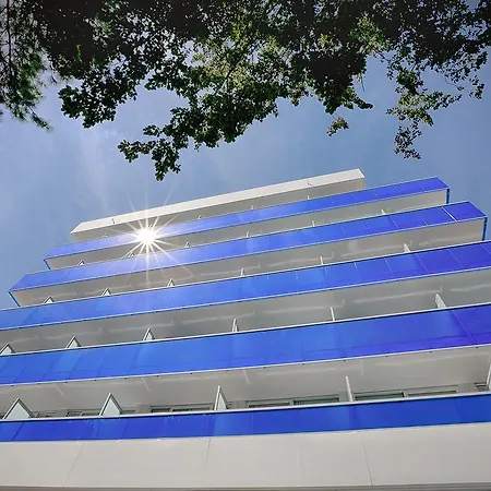 ホテル Montreal 3*