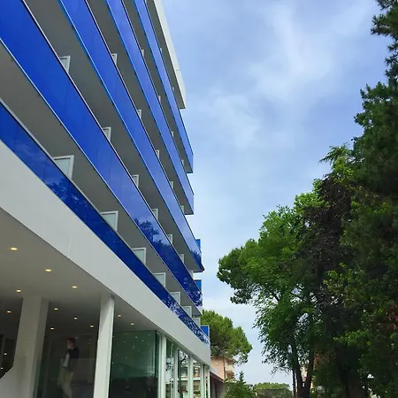 Hotel Montreal 3*